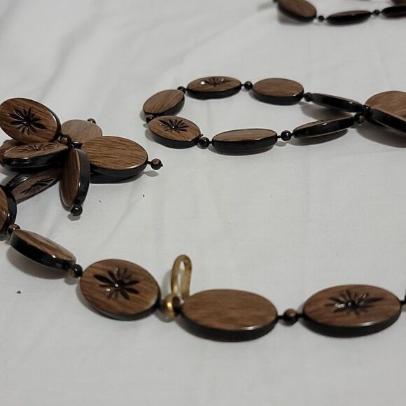 Vintage wooden necklace   - Picture 3 of 5